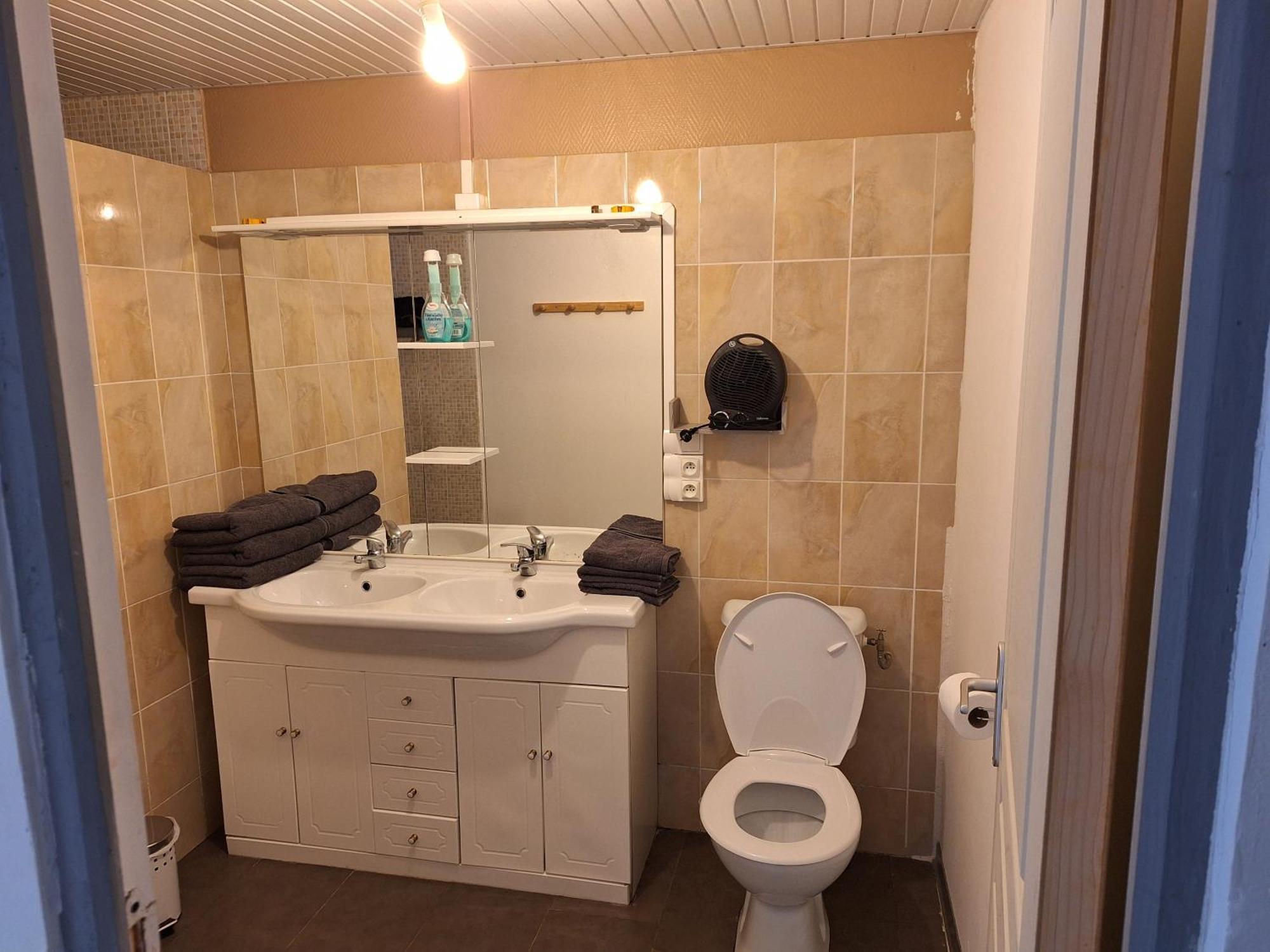 Agreable Studio Tout Equipe Montsoué Kültér fotó